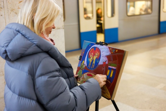 На станции метро «Полянка» открыли 11-ю площадку проекта «Искусство в метро»