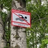 В Белогорске у реки установили таблички со страшной статистикой