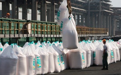 Европарламент одобрил новые пошлины на сельхозпродукцию из России и Беларуси