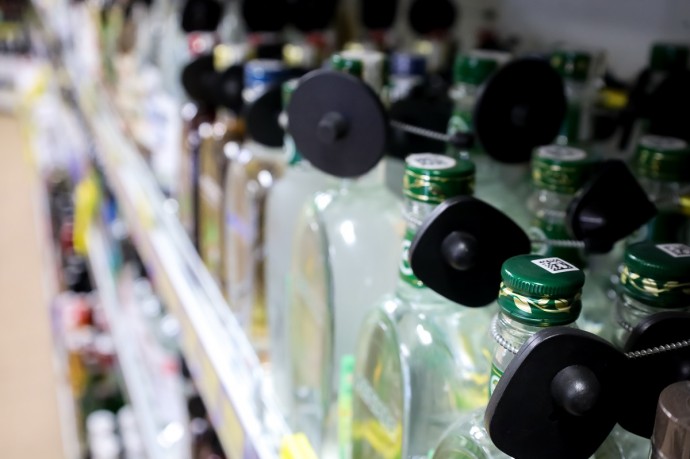 В СФ предложили ужесточить наказания за продажу суррогатного алкоголя