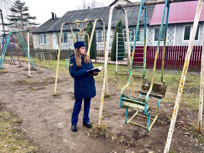 Прокуратура после проверки в Тульской области признала опасной детскую площадку Прокуратура после проверки в Тульской области признала опасной детскую площадку