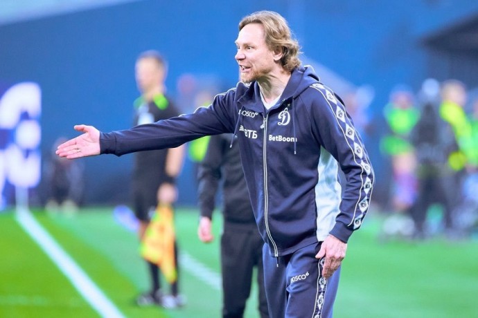 Карпин заявил, что "Зенит" способен отыграть у "Динамо" два гола в Москве