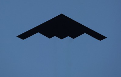Пентагон провел испытание мощной авиабомбы для уничтожения больших кораблей