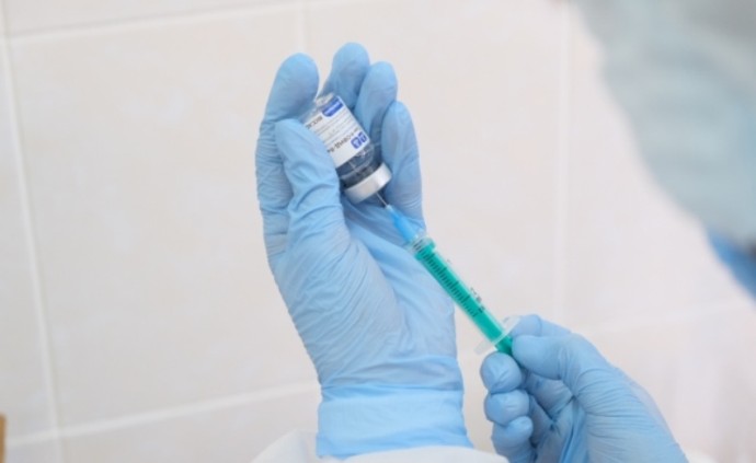 Врач-инфекционист рассказала, что делать не прививавшимся с школьных времён Врач-инфекционист рассказала, что делать не прививавшимся с школьных времён