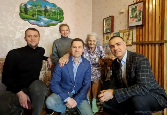 В Пензе отметила 96-летие труженица тыла Зоя Игнатьева