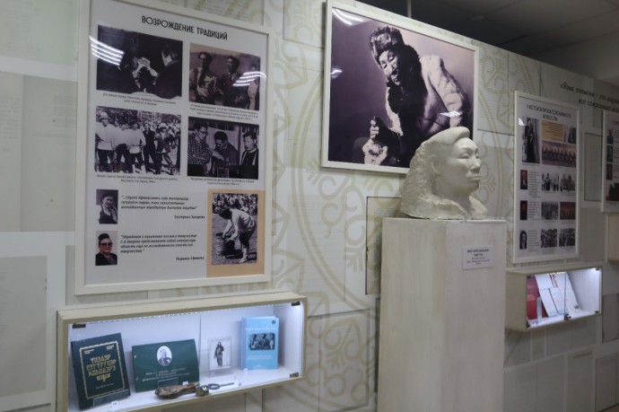 В Якутске открылась выставка к 125-летию Сергея Зверева — Кыыл Уола