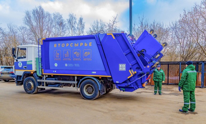 Машины для вывоза мусора в столице прошли техосмотр перед началом зимы