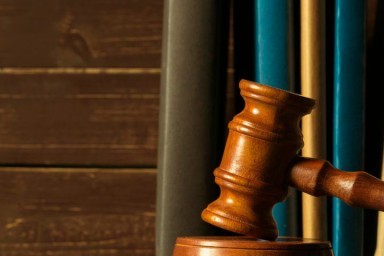 Брянской школьнице выплатили 70 тысяч рублей за травму на гололеде