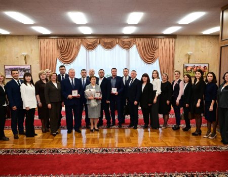 Радий Хабиров дал высокую оценку выездной работе медиков в отдалённых сёлах Радий Хабиров дал высокую оценку выездной работе медиков в отдалённых сёлах