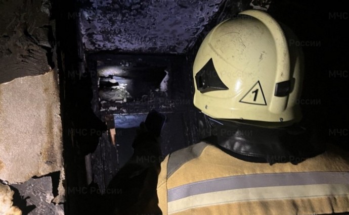 Пожар случился в частном доме в Луговом посреди ночи