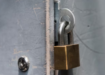 В Приамурье пресекли продажу спиртного рядом учебным заведением В Приамурье пресекли продажу спиртного рядом учебным заведением