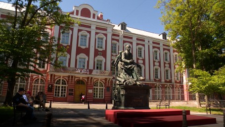 В СПбГУ открылась выставка о подвиге университета в годы войны