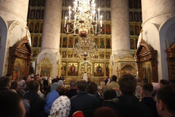 Игорь Бабушкин поздравил астраханцев с Пасхой 