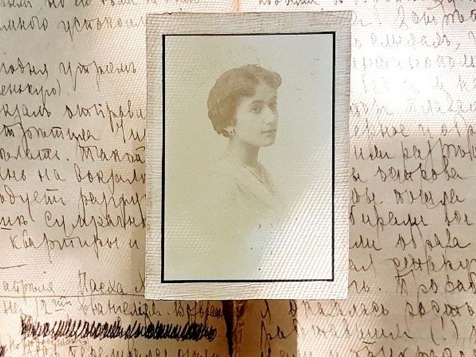 Загадка старинного фотоснимка. С кем танцевала на балу графиня Ольга Клейнмихель