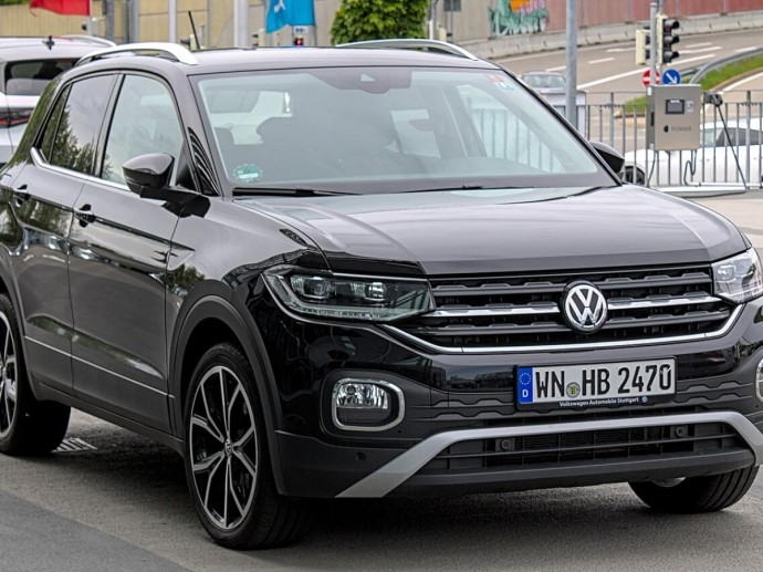 Кроссовер без нервов и лишнего расхода: Volkswagen переводит T-Cross на язык гибридной мягкости