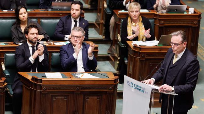 Депутаты аплодировали требованию премьера Бельгии по активам России Депутаты аплодировали требованию премьера Бельгии по активам России