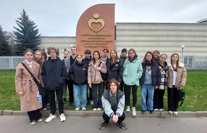 Новгородский «Онфим» познакомился с медицинскими исследованиями центра Алмазова
