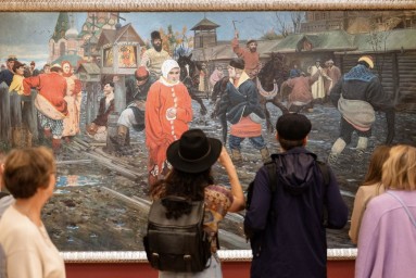 Сотни экскурсий и десятки тысяч посетителей: уже месяц на ВДНХ работает выставка Русского музея