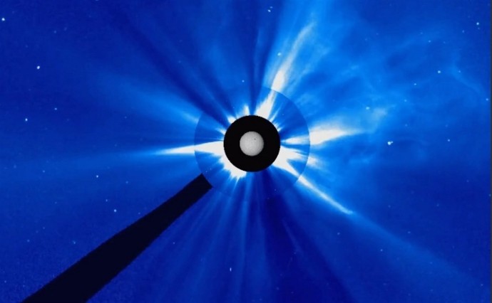 Очень сильная магнитная буря планетарного масштаба обрушилась на Землю