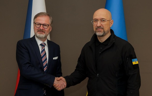 Премьер-министр Чехии: Украина является наивысшим приоритетом нашей внешней политики