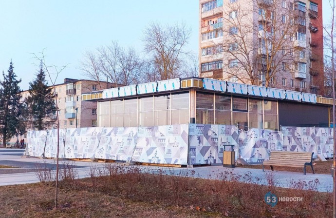 Кафе на новгородских набережных могут открыться в мае