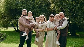 Более 700 тыс человек участвуют во втором сезоне конкурса "Это у нас семейное"