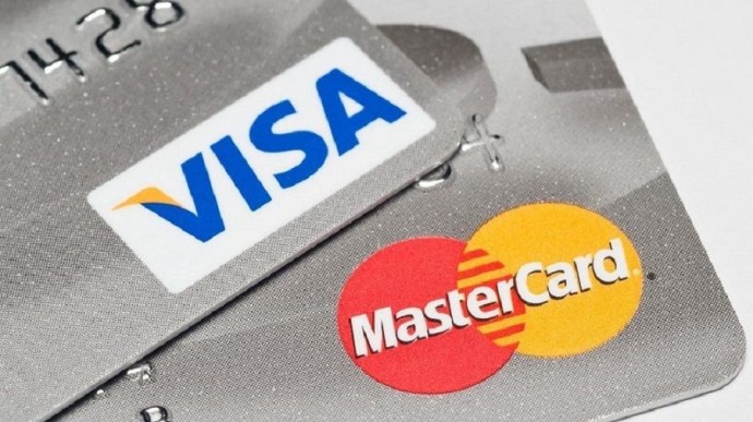 ЦБ подтвердил решение: карты Visa и Mastercard становятся недействительными в России