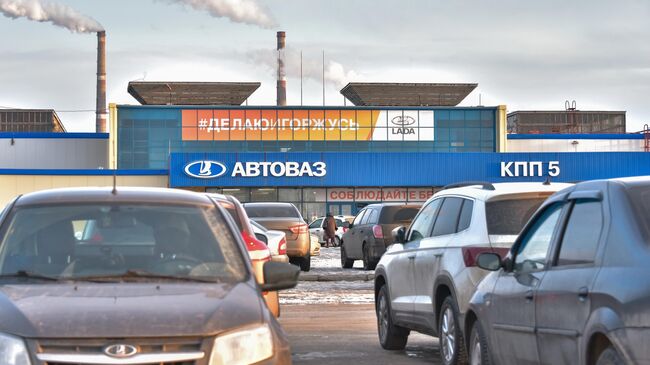 Мантуров оценил перспективы возвращения Renault в капитал "АвтоВАЗа"