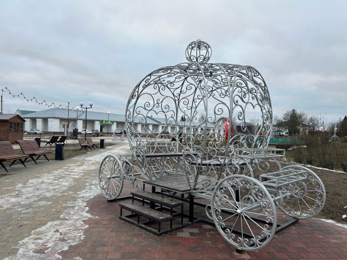 Фонтаны в форме обручальных колец украсили обновленную площадь в Любиме