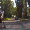 В Курске полиция разыскивает подростков, нарушивших ПДД на электросамокате