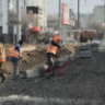Стараниями дорожников тротуар в Астрахани превращается в полосу препятствий