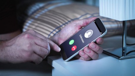 В МВД перечислили фразы, по которым ребенок может вычислить мошенника