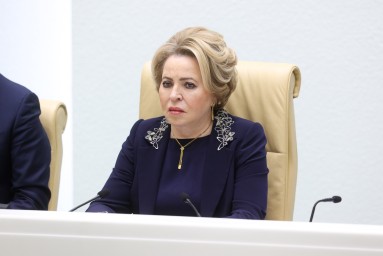 Матвиенко: Россия гордится дипломатами, которые мощно борются за интересы страны