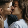 Депрессия передается через поцелуи. Это очень грустно…
