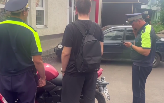 В Курске 15-летний подросток тайно купил мотоцикл и прятал его у друзей В Курске 15-летний подросток тайно купил мотоцикл и прятал его у друзей