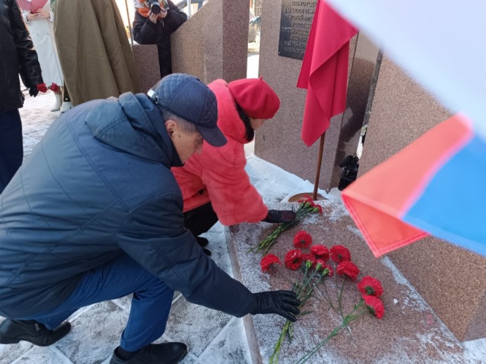 В Слободском отметили 100-летие со дня рождения Григория Булатова В Слободском отметили 100-летие со дня рождения Григория Булатова