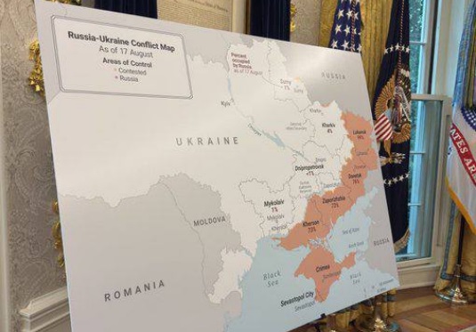 Трамп поставил Зеленского перед фактом: Белый дом опубликовал фото с картой Украины