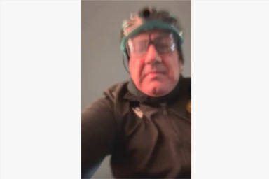 Пашинян опубликовал видео с велопрогулки по Москве