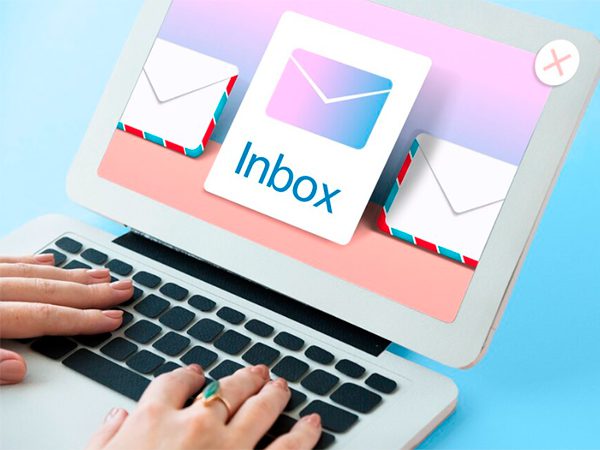 Электронные жалобы властям не есть публичная клевета – Конституционный суд