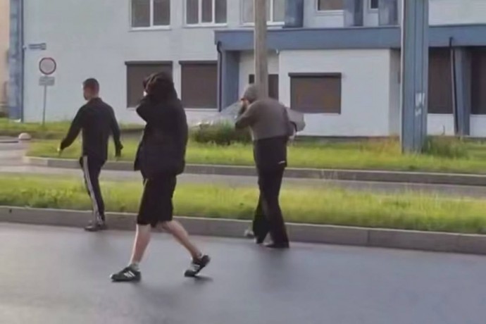 Новгородская полиция задержала в Западном районе группу молодых людей с ножом
