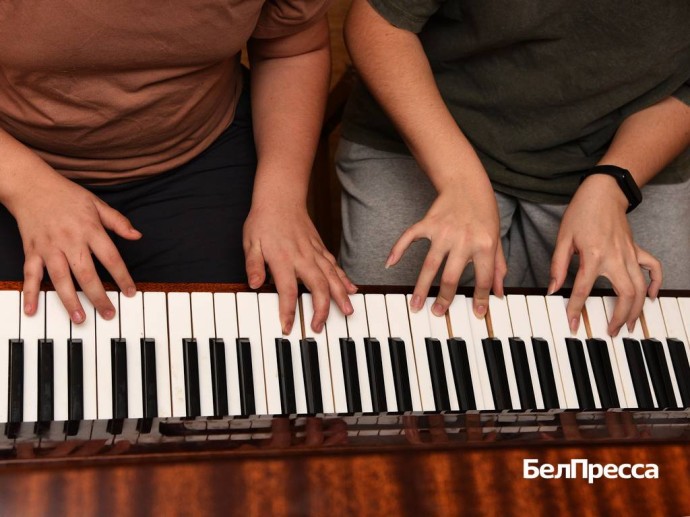 Этюды, сонаты и пьесы в четыре руки. Как игра на фортепиано помогает в развитии ребёнка