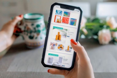 На социальном маркетплейсе «Москва — добрый город» появились новогодние подарки