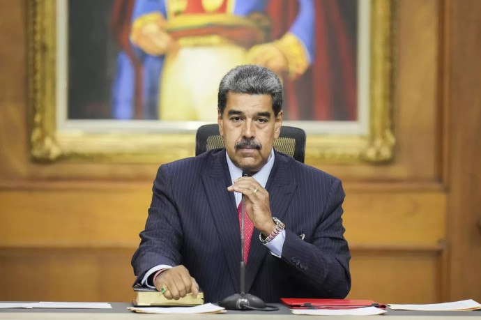 Мадуро говорил США о готовности уйти в отставку Мадуро говорил США о готовности уйти в отставку