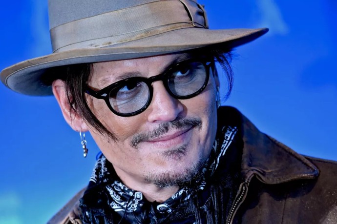 Бывшая возлюбленная Джонни Деппа выходит замуж за европейского бизнесмена Бывшая возлюбленная Джонни Деппа выходит замуж за европейского бизнесмена