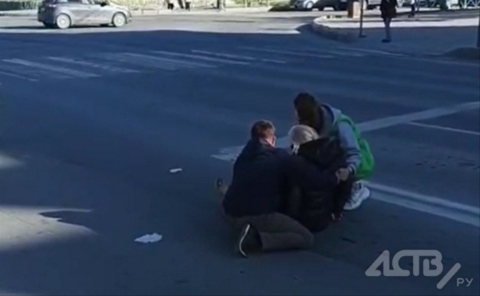 В Южно-Сахалинске ищут очевидцев ДТП, в котором "Делика" сбила женщину В Южно-Сахалинске ищут очевидцев ДТП, в котором "Делика" сбила женщину