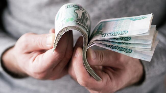 Зарплаты некоторых чиновников в регионах планируют индексировать ежегодно