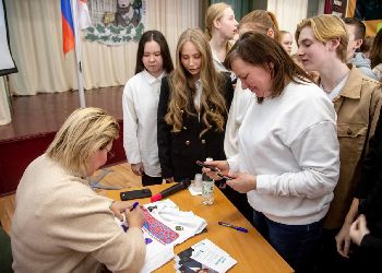 Олимпийская чемпионка Юлия Чепалова встретилась с амурскими школьниками