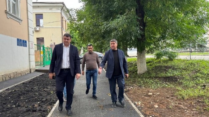 В Уфе приводят в порядок подходы и подъездные пути к школам и детским садам