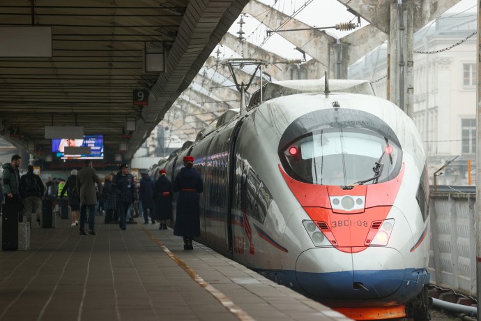 Пассажиры сломавшегося поезда «Сапсан» выехали в Москву Пассажиры сломавшегося поезда «Сапсан» выехали в Москву