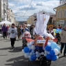 На Спасской прошел парад детских колясок
